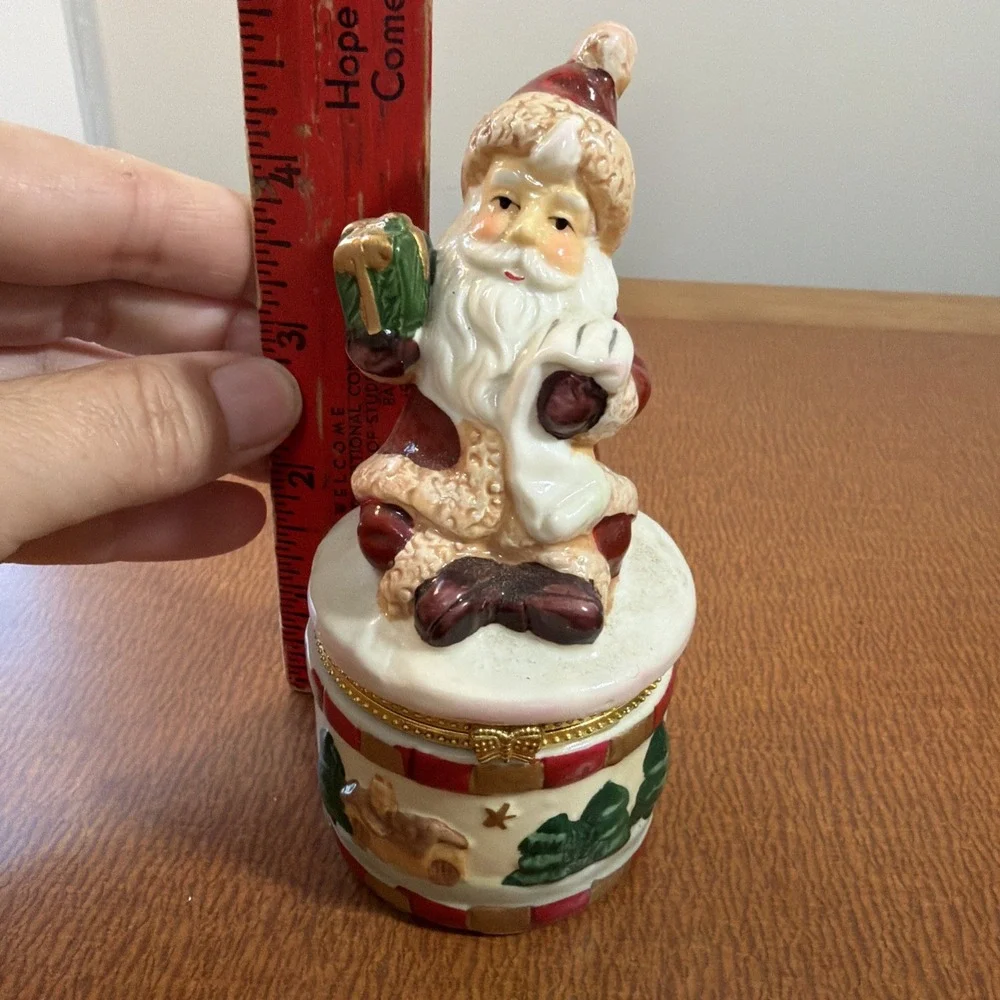 Vintage Santa Claus Hinged Trinket Box Round With Surprise Trinket